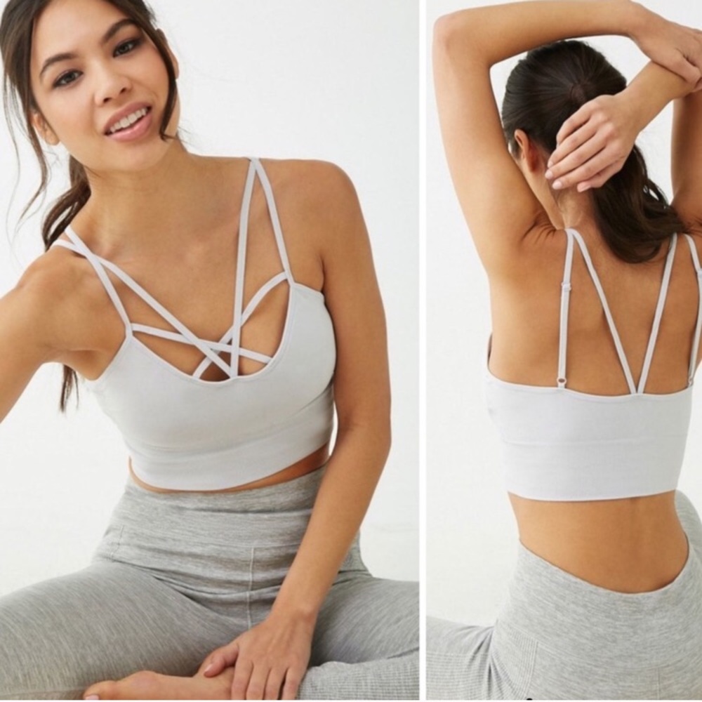 NWT! Light Grey Full Bodied Lattice Front Bralette